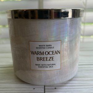 Bath & Body Works / White Barn 3-Wick Candle - Warm Ocean Breeze